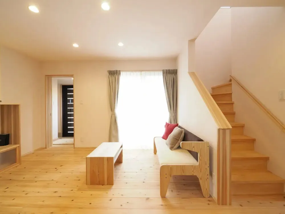 【こだわりのオリジナルキッチンが光る！村上市初F-CON導入のエコ住宅】