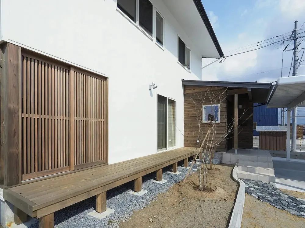 【こだわりのオリジナルキッチンが光る！村上市初F-CON導入のエコ住宅】
