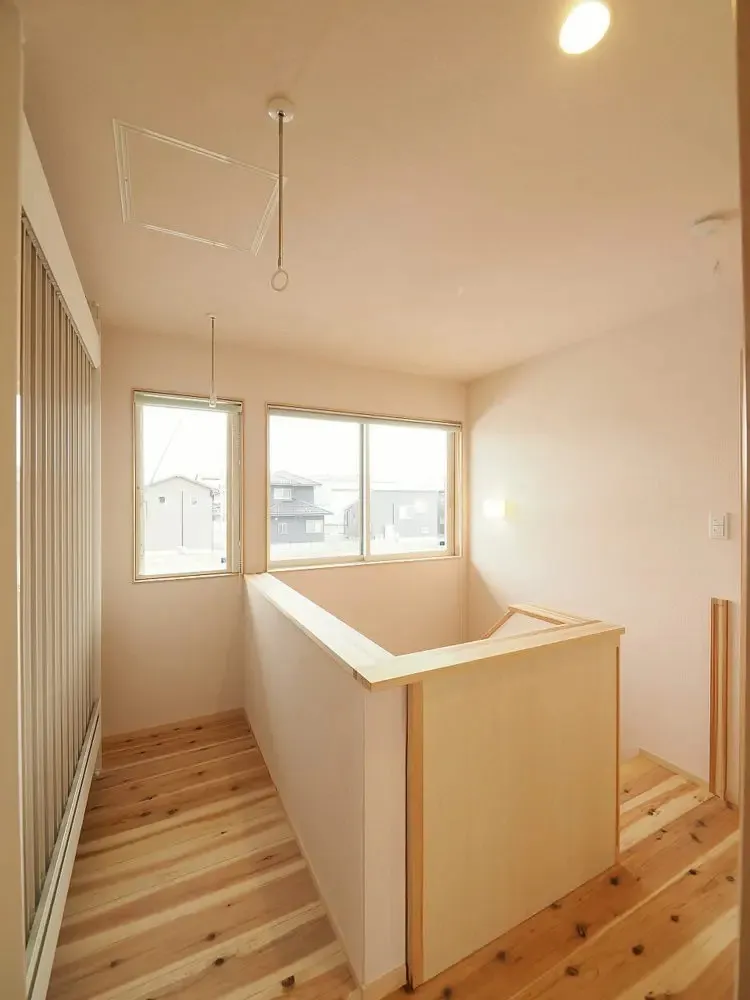 【こだわりのオリジナルキッチンが光る！村上市初F-CON導入のエコ住宅】