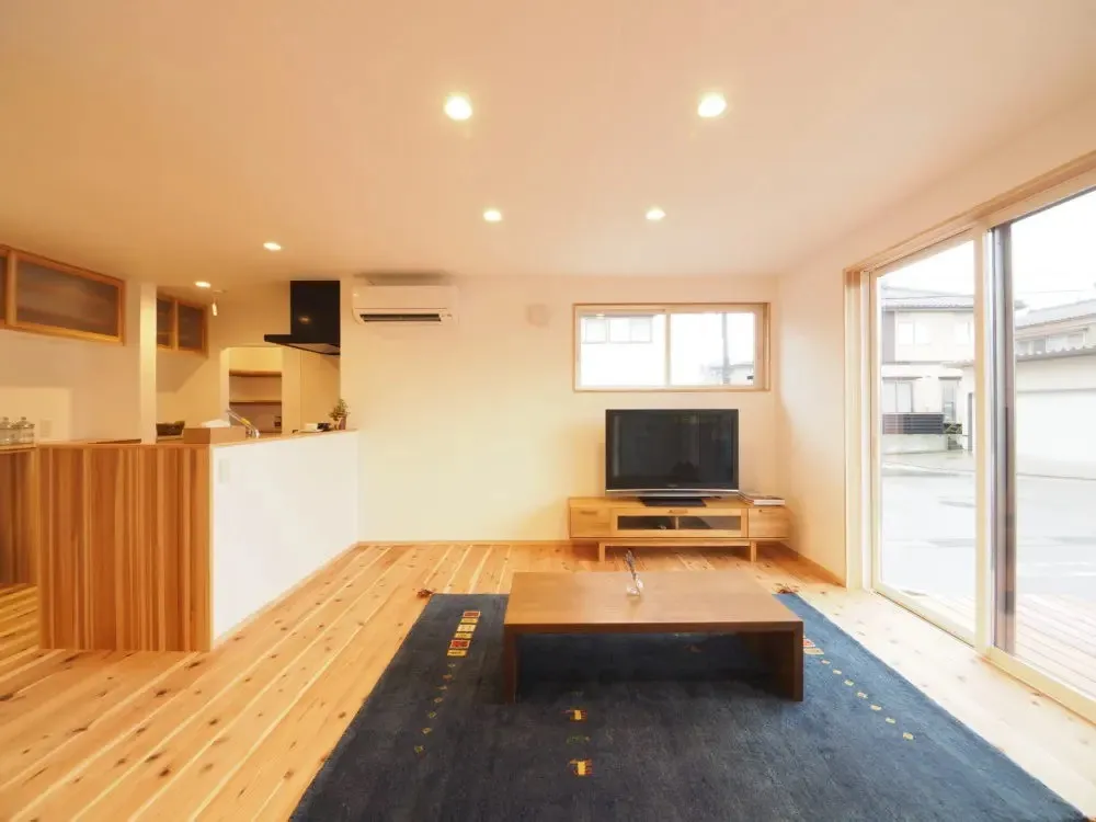 【ほどよい距離間の将来同居型自然素材の家】
