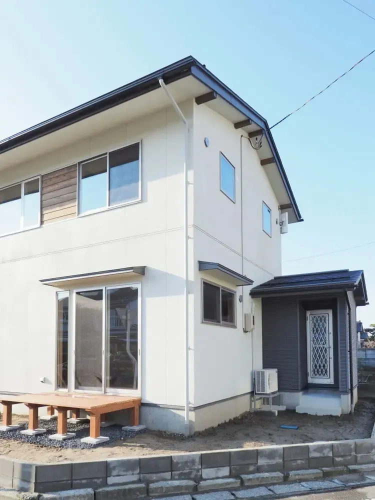 【ほどよい距離間の将来同居型自然素材の家】