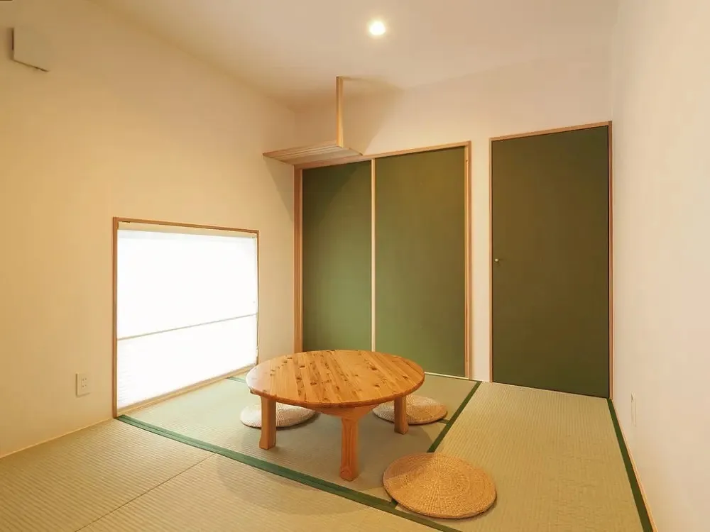 【旗竿地に建つ新婚夫婦が求めたのびのび暮らす家】