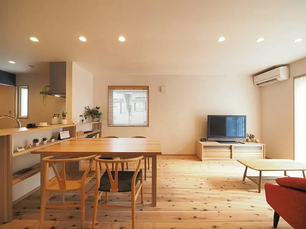 【旗竿地に建つ新婚夫婦が求めたのびのび暮らす家】
