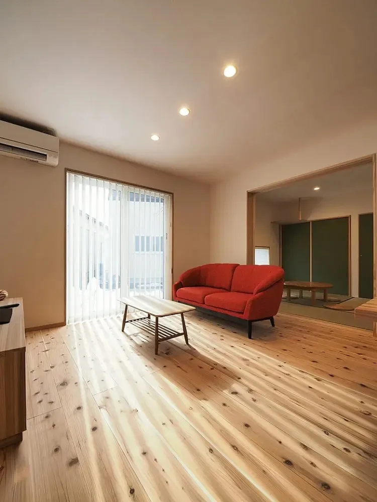 【旗竿地に建つ新婚夫婦が求めたのびのび暮らす家】