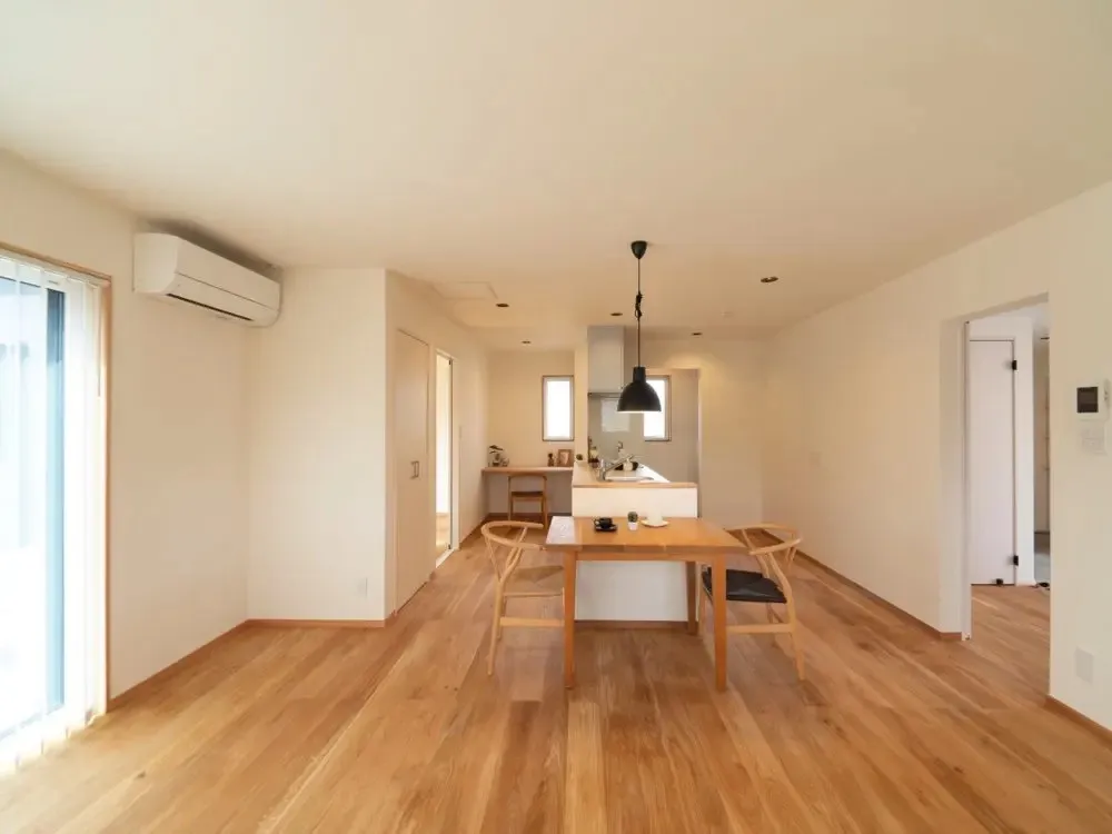 【暮らしにアジャストする19坪の広がる平屋】