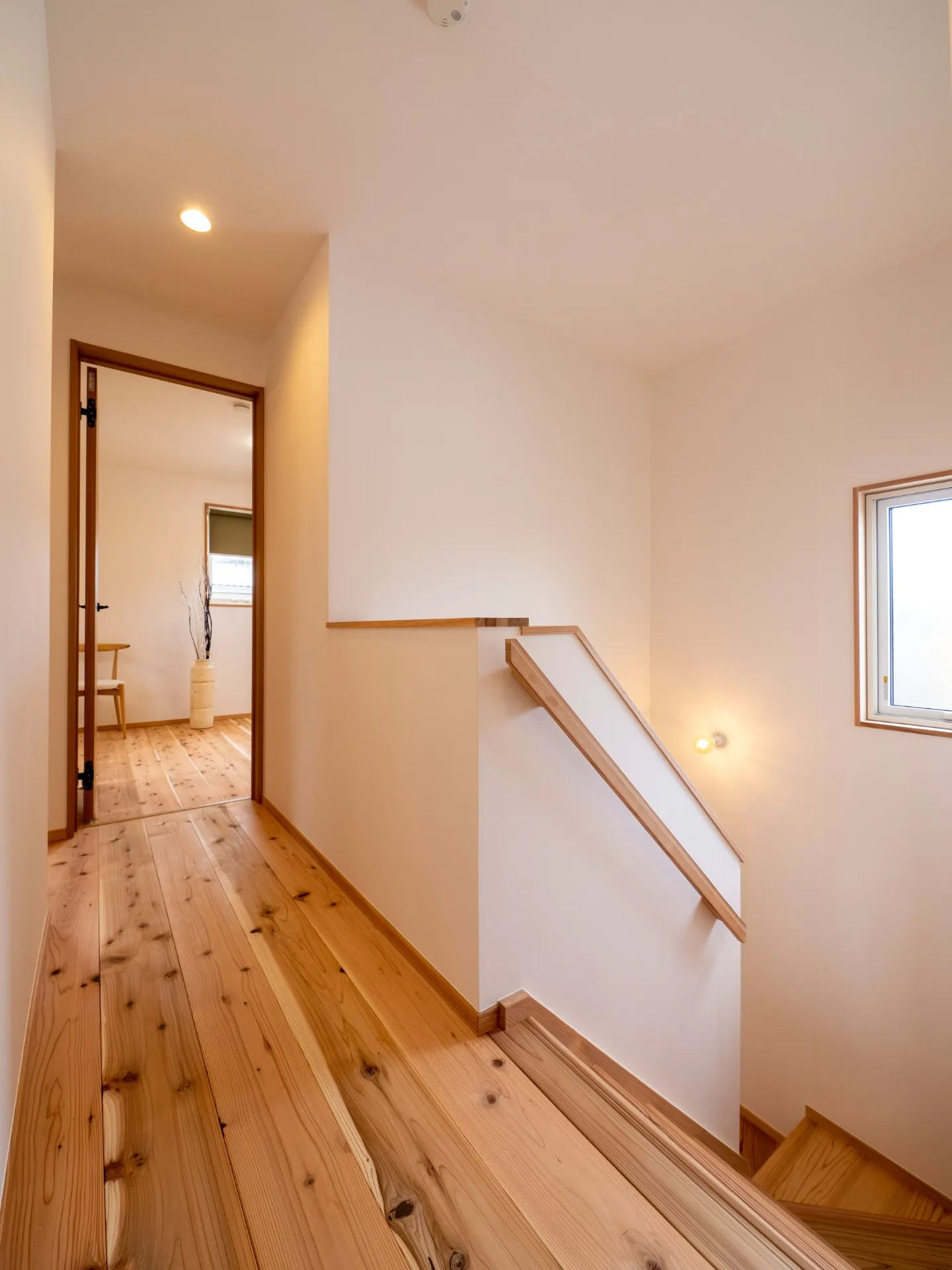 【重厚感と存在感際立つ借景を活かした和テイストの家】